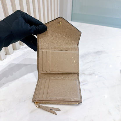 LV Victorine Wallet in Tourterelle/Creme