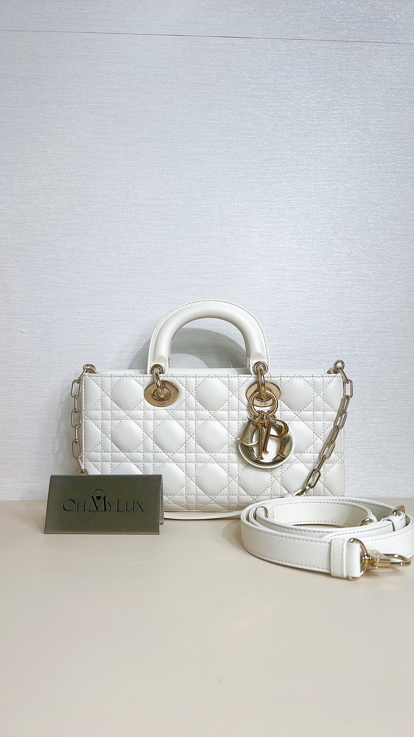 Lady Djoy Medium in White LGHW