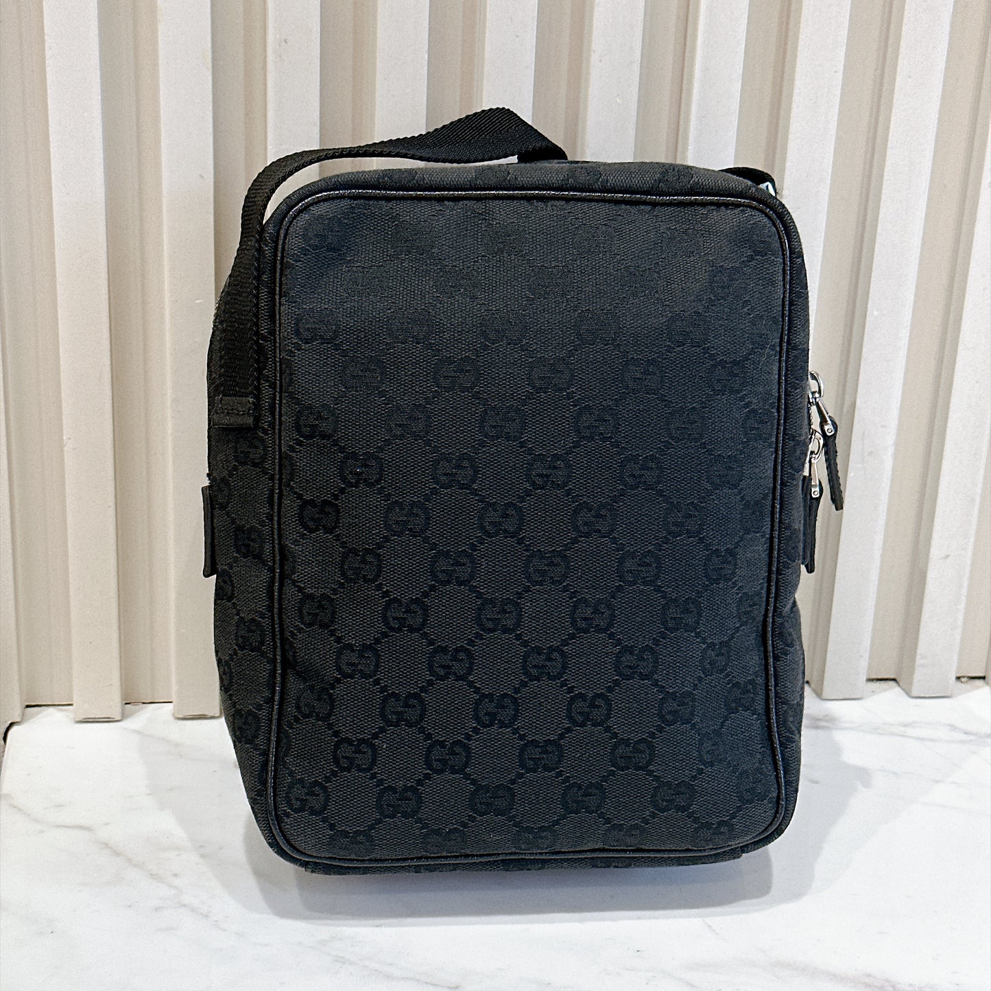Gucci GG Canvas Crossbody Bag Black (Pig Skin)
