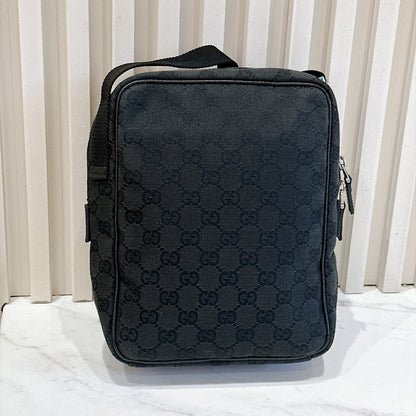 Gucci GG Canvas Crossbody Bag Black (Pig Skin)