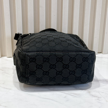 Gucci GG Canvas Crossbody Bag Black (Pig Skin)
