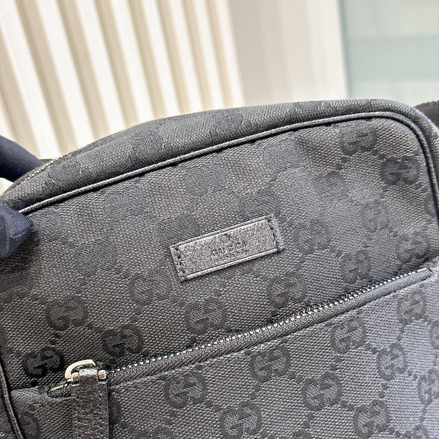 Gucci GG Canvas Crossbody Bag Black (Pig Skin)