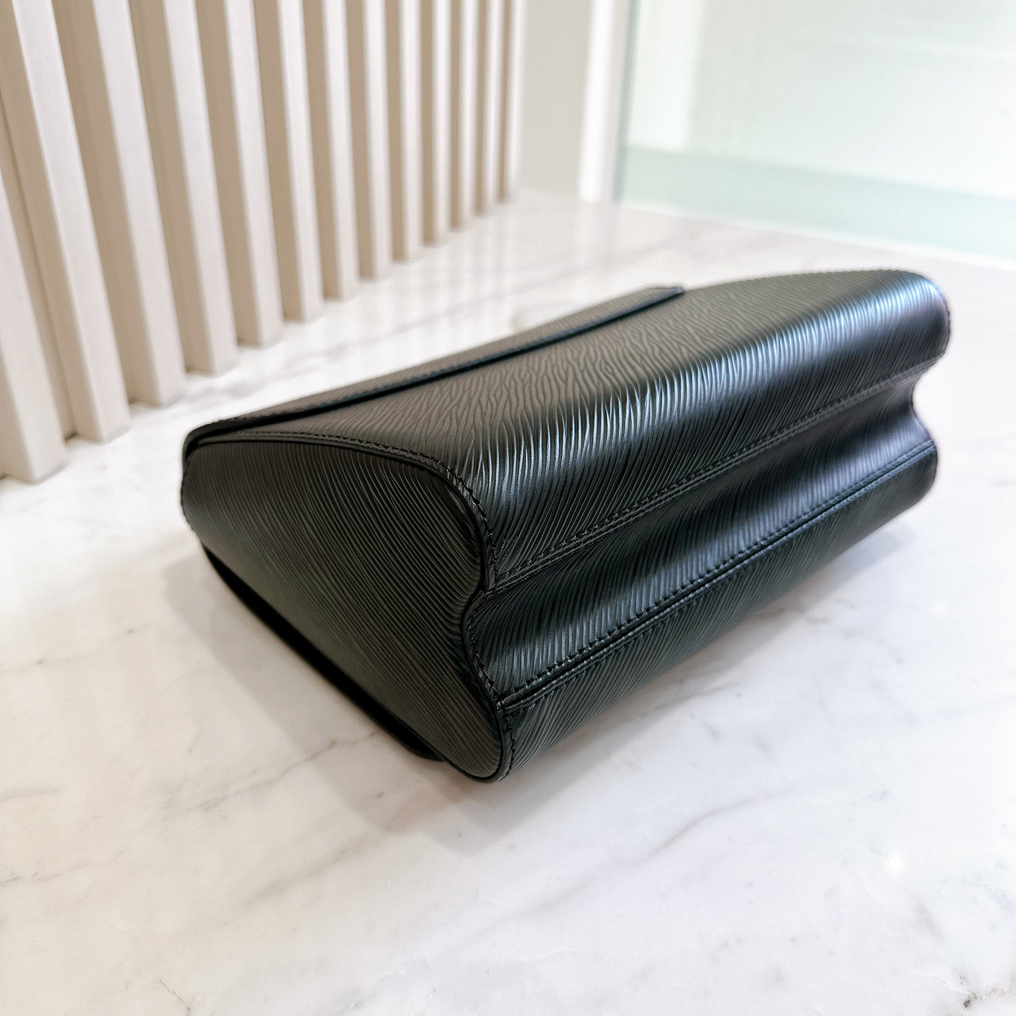 LV Twist MM in Black Epi Leather