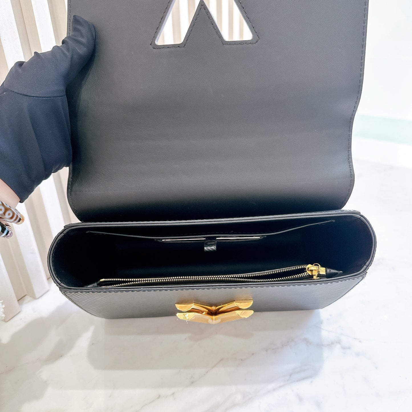 LV Twist MM in Black Epi Leather