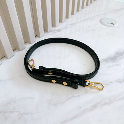 LV Twist MM in Black Epi Leather