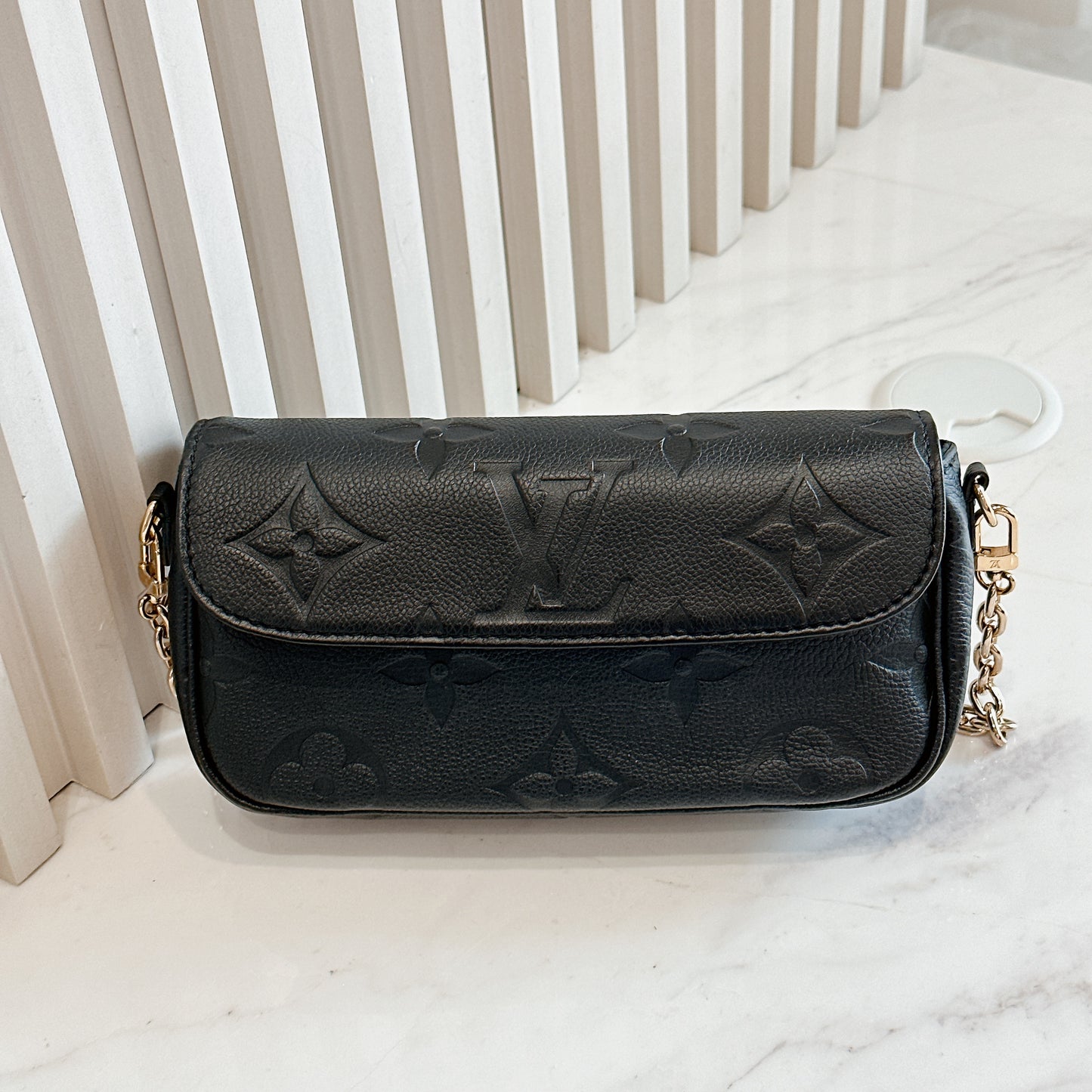 LV Ivy WOC in Black