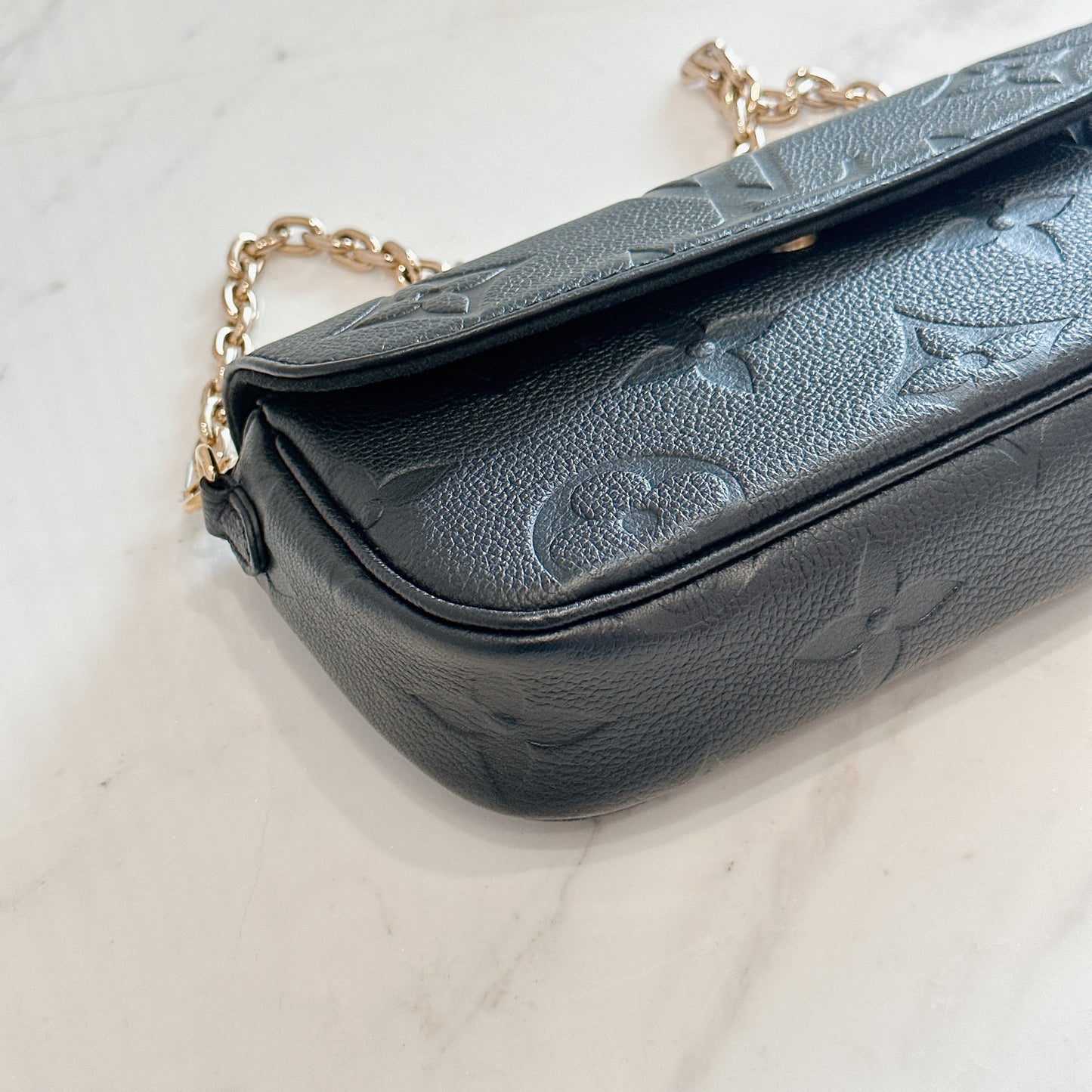 LV Ivy WOC in Black