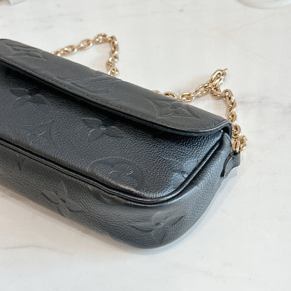 LV Ivy WOC in Black