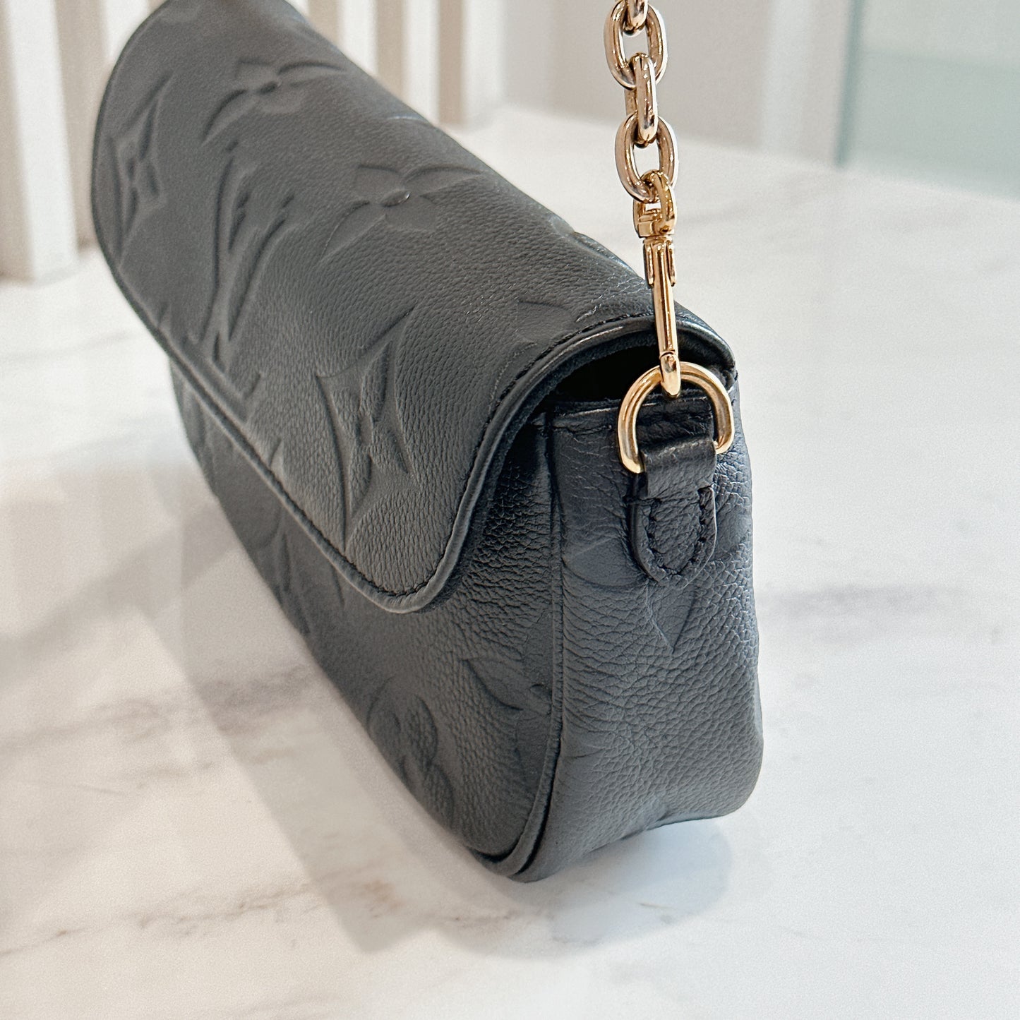 LV Ivy WOC in Black