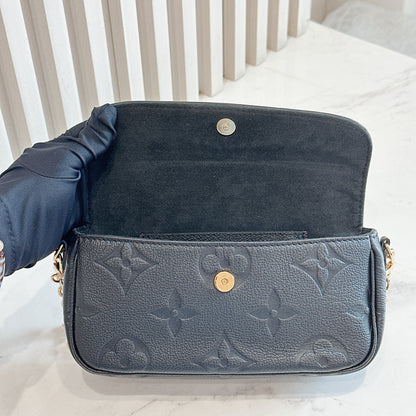 LV Ivy WOC in Black