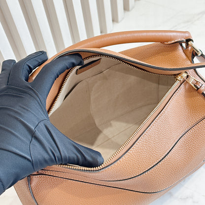 Loewe Puzzle Medium in Tan