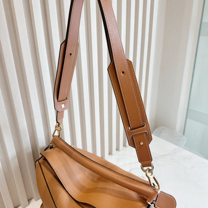 Loewe Puzzle Medium in Tan