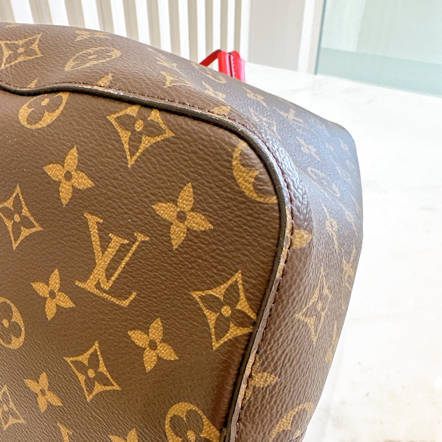 LV Neo Noe MM in Red