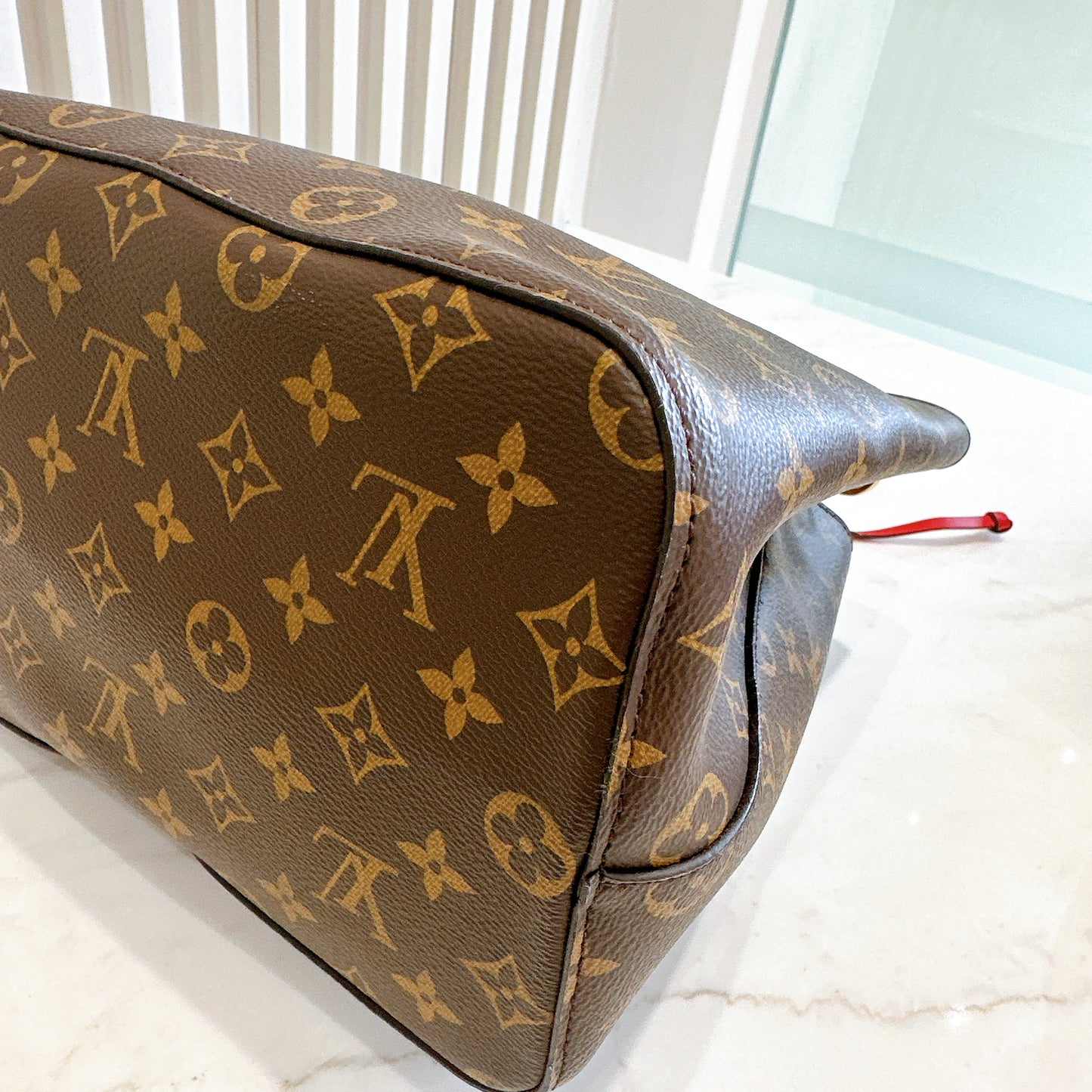 LV Neo Noe MM in Red