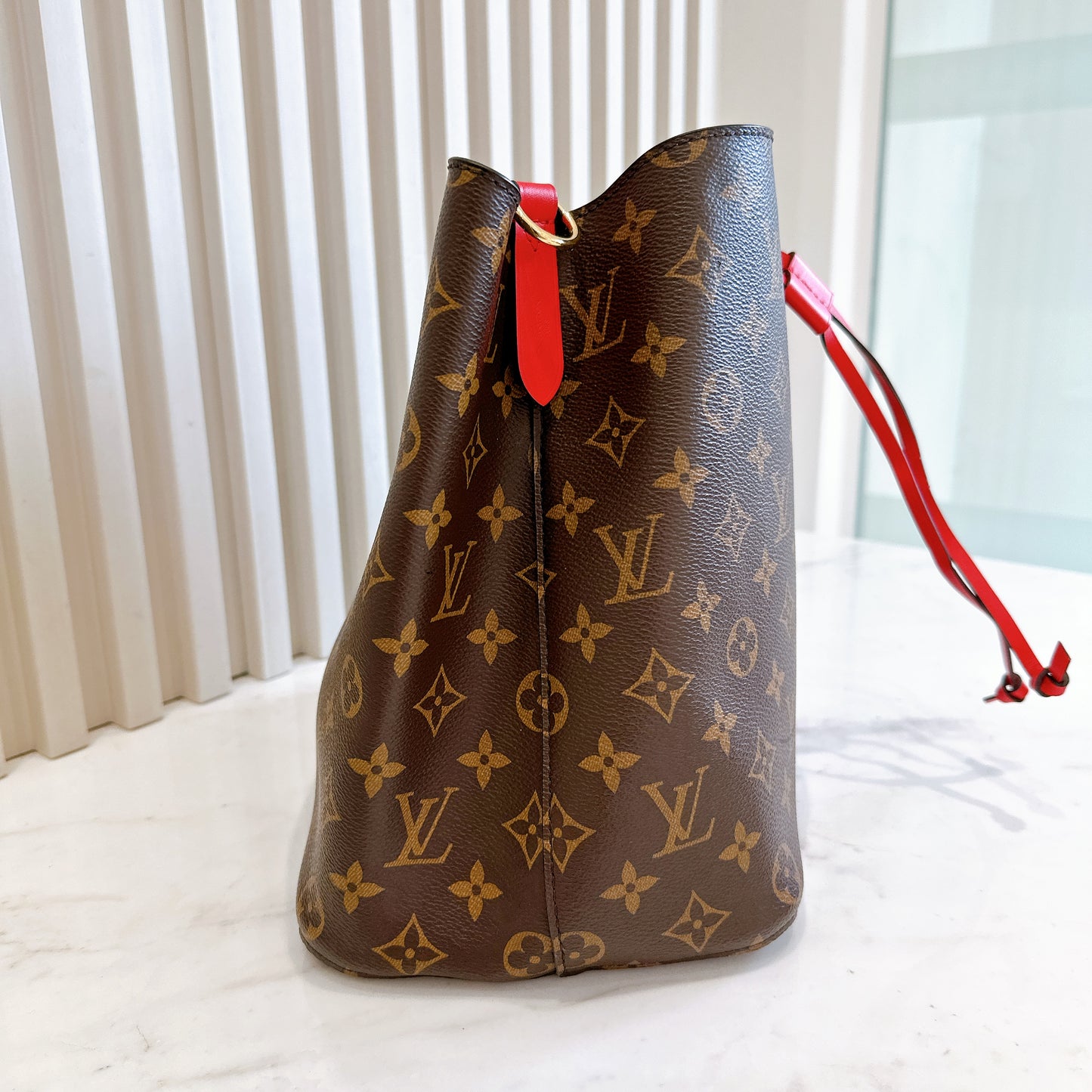 LV Neo Noe MM in Red