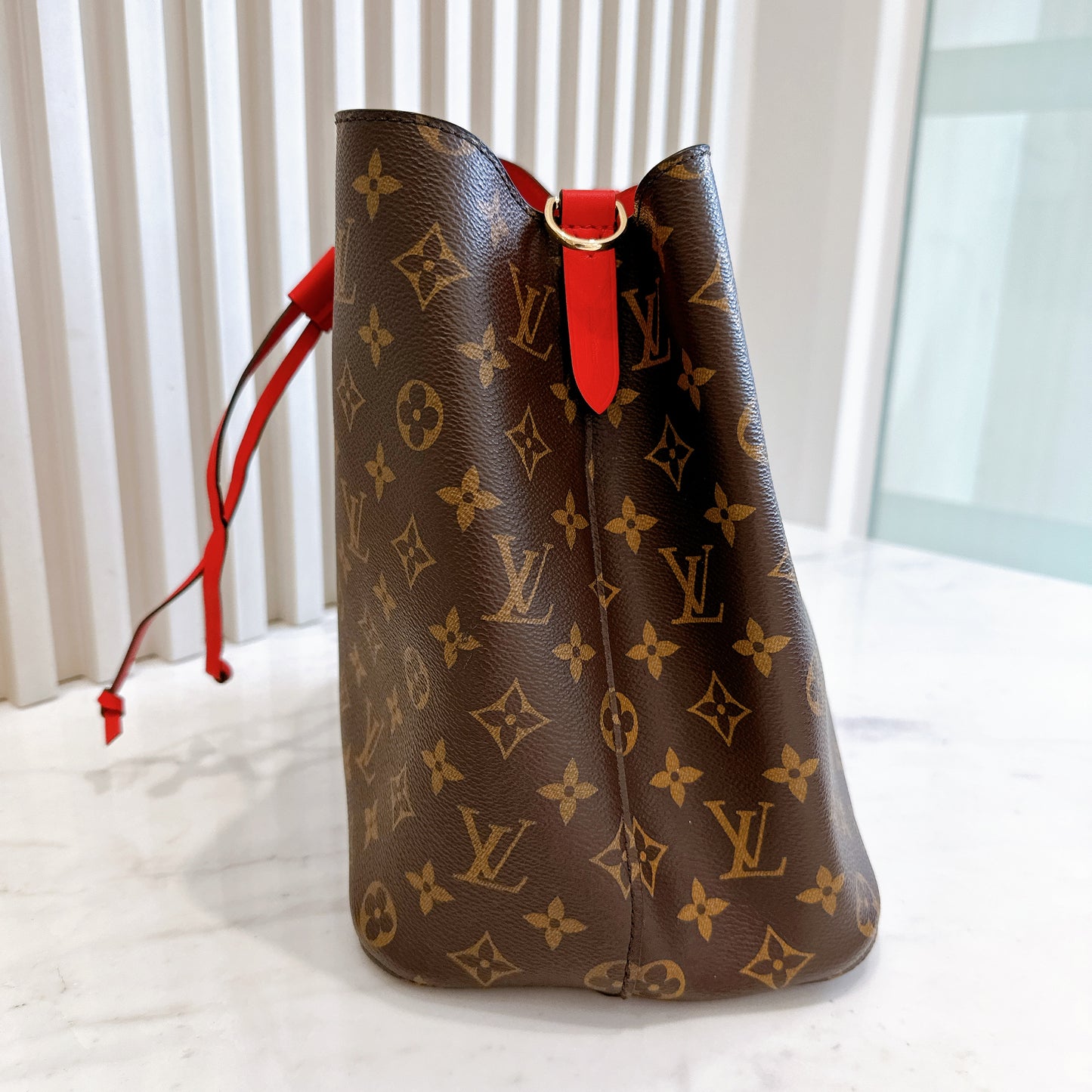 LV Neo Noe MM in Red