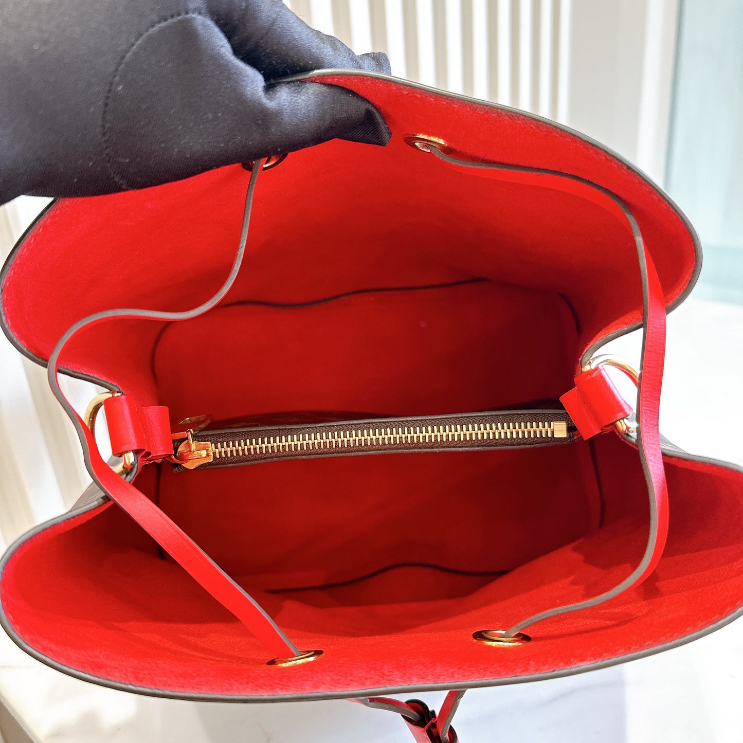 LV Neo Noe MM in Red