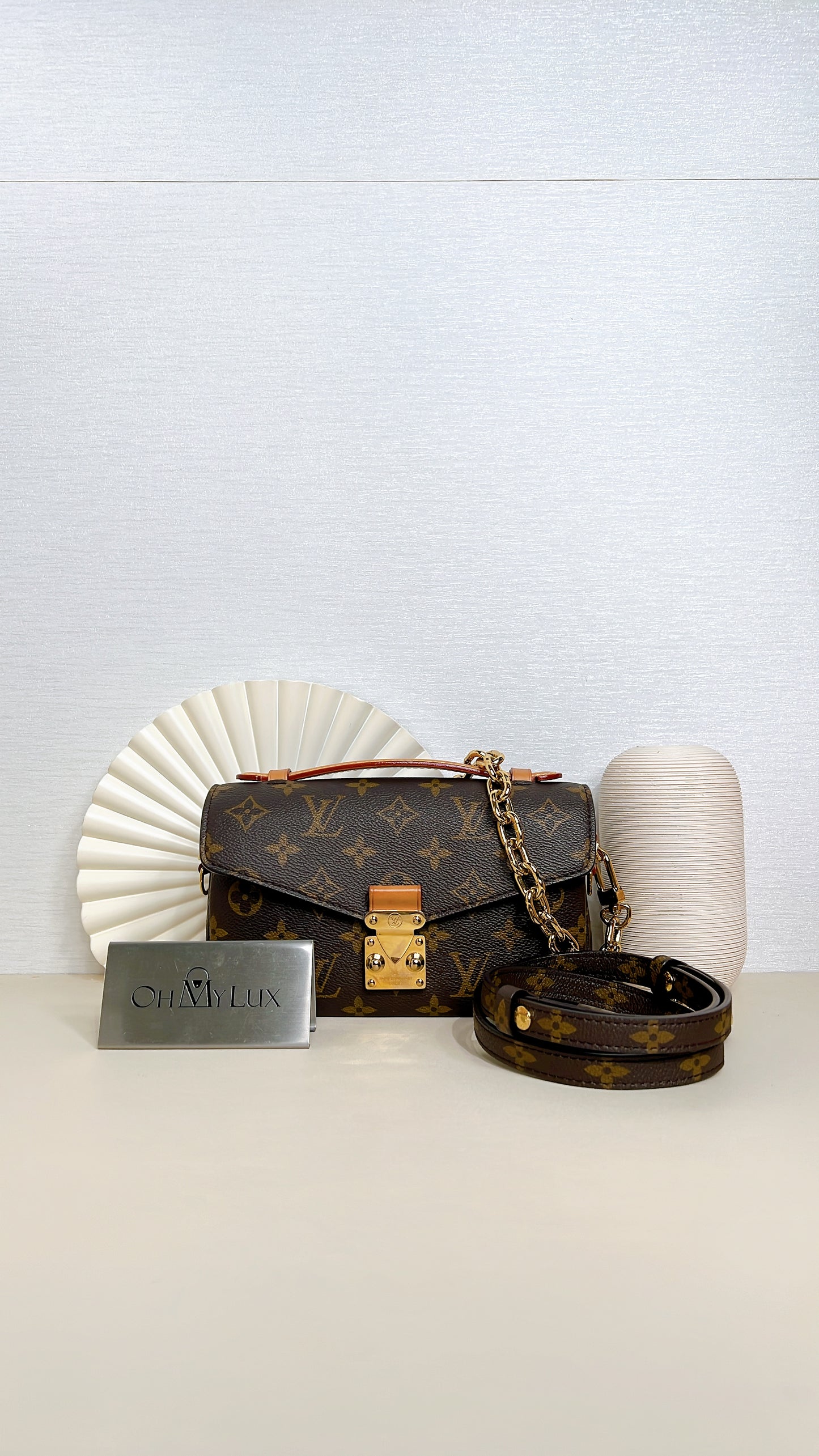 LV Pochette Metis East West