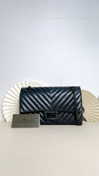 Chanel 2.55 So Black Small Reissue in Chevron